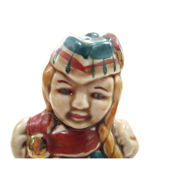 Vintage Scottsh Lass Girl In Kilt with Doll Salt Pepper Shaker Cork Stopper EUC - Picture 12 of 16